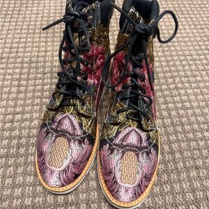 Shelly's of London Floral Embroidered Women's Boots 7.5